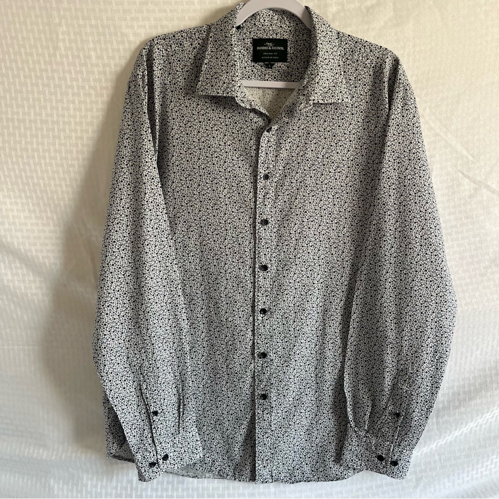 RODD & GUNN Original Fit Long Sleeve Button Up Shirt Blue Maroon Floral Size L